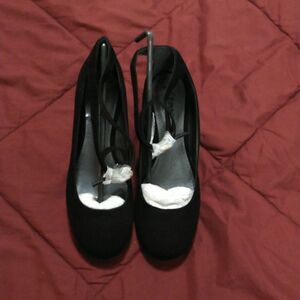 Go max Black Suede small wedge heel size 7.